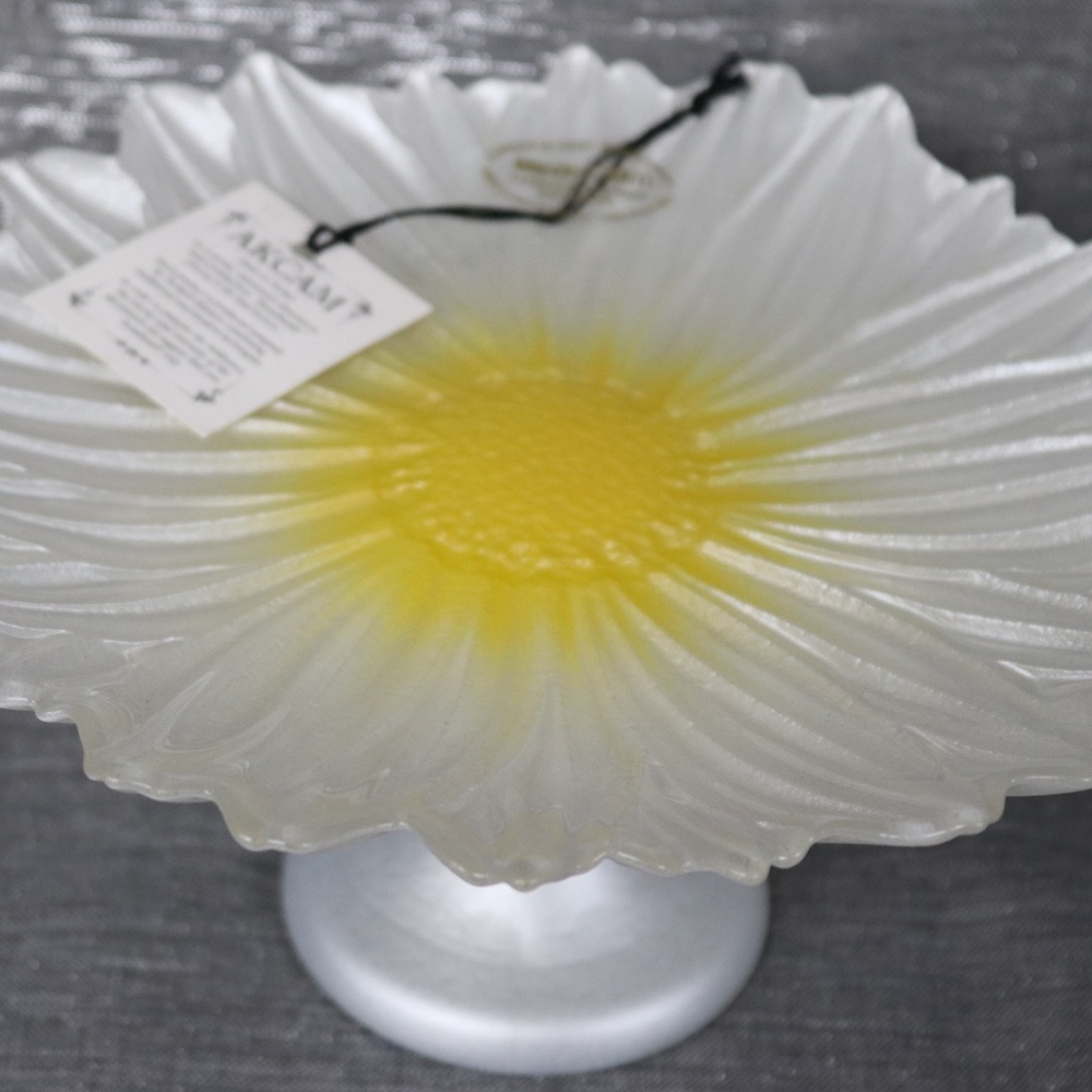 AKCAM FLOWER SHAPED GLASS CAKE PLATE DESSERT PEDESTAL STAND MADE IN TURKEY